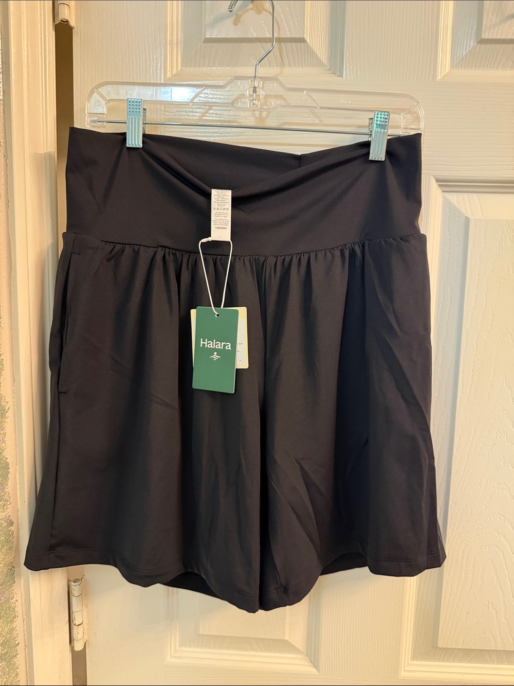 HALARA Black High-Waist Active Shorts - Picture 4 of 4